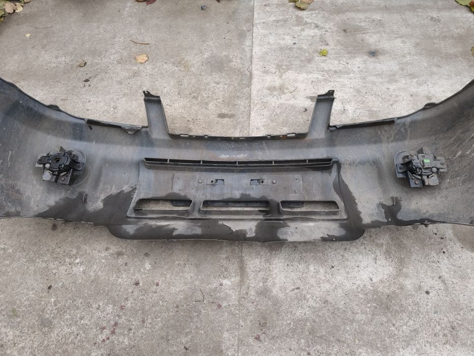 Продам передний бампер на nissan x-trail t30