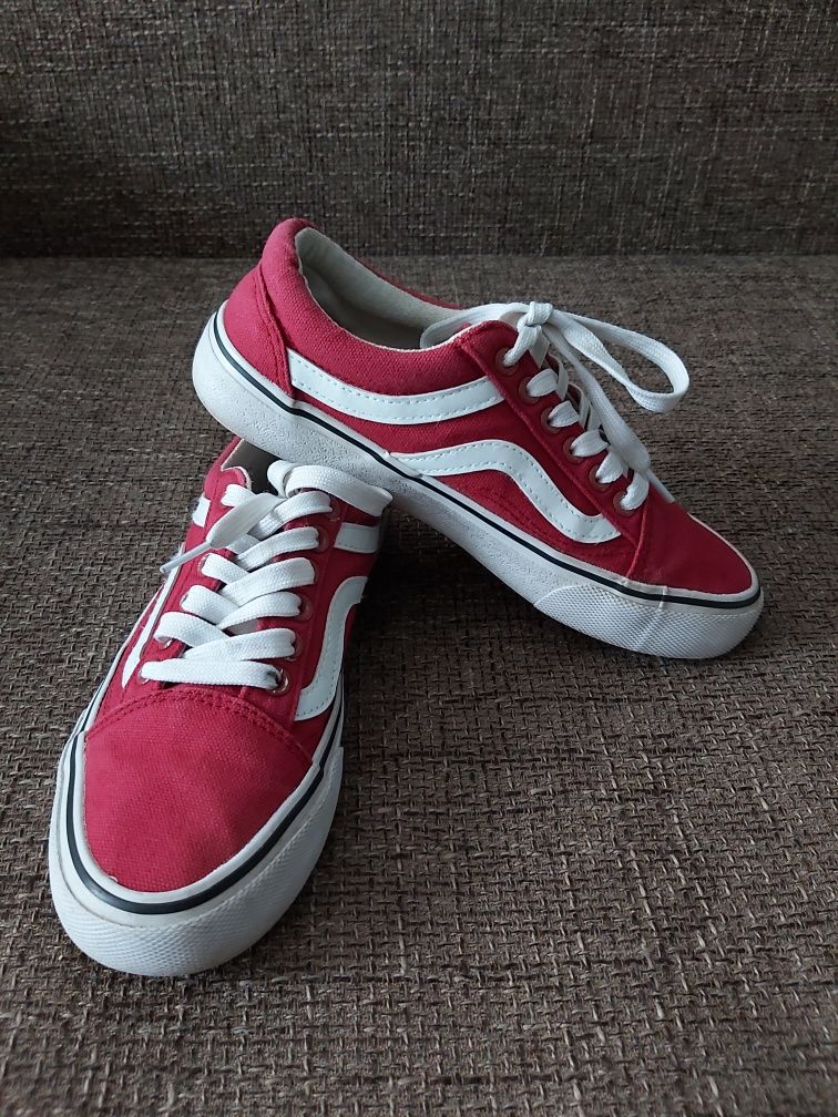 Кеди фірмові, Vans