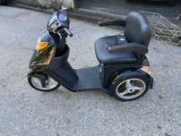 Moto electrica  com batetias novas e carregador