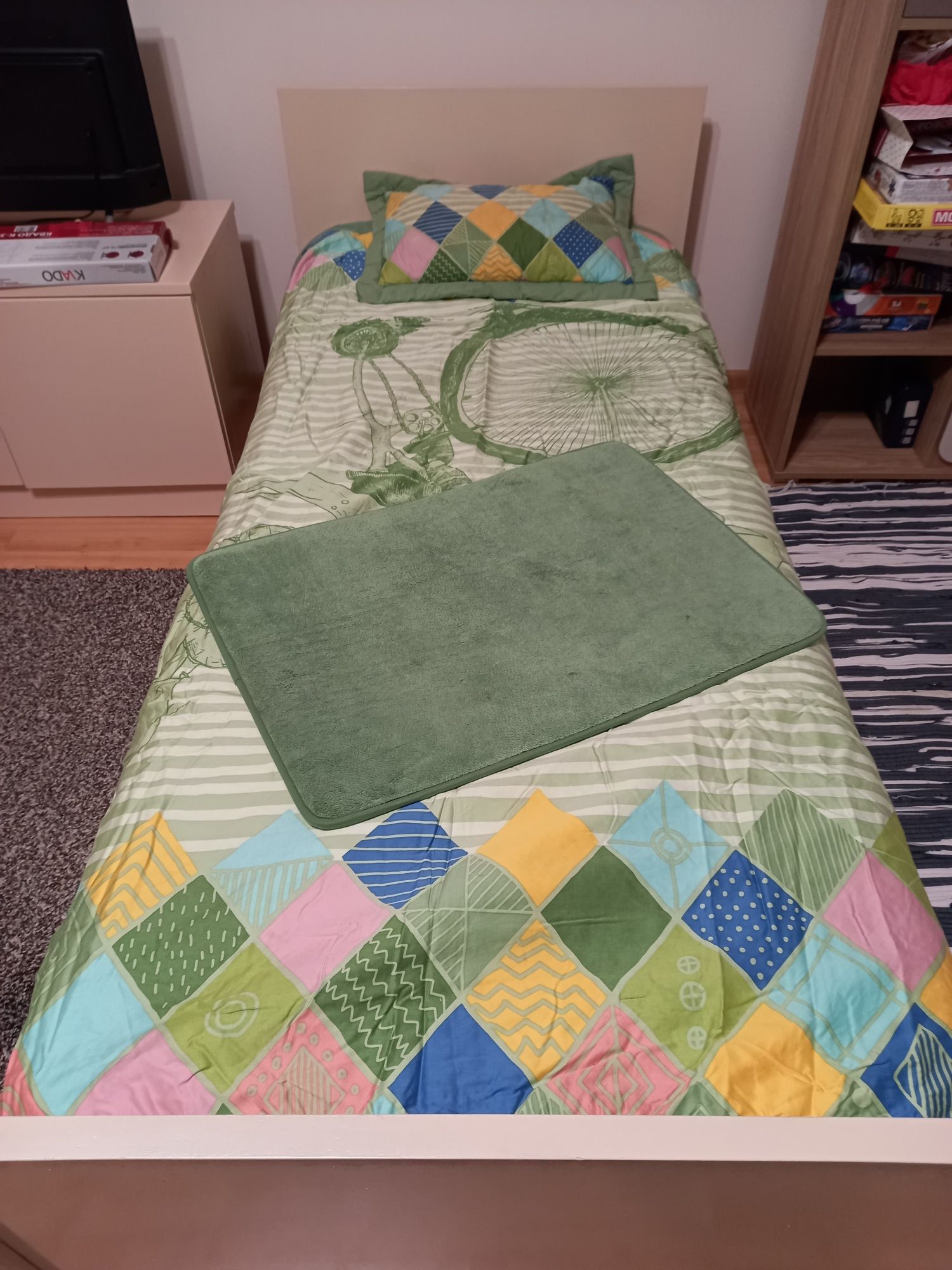 Подушка, покривало, коврик