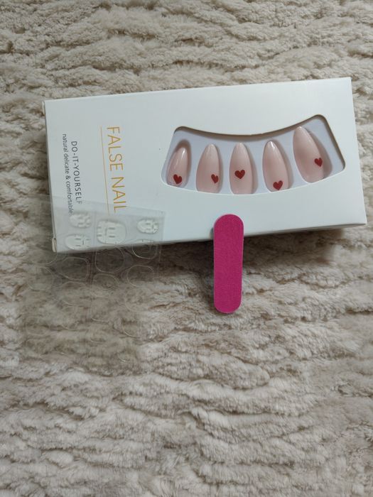 sztuczne paznokcie tipsy różowe