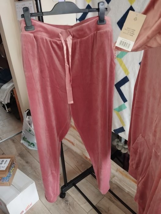 Nowy welurowy dres spodnie joggery i bluza róż 44 /46 XXL - 3xl