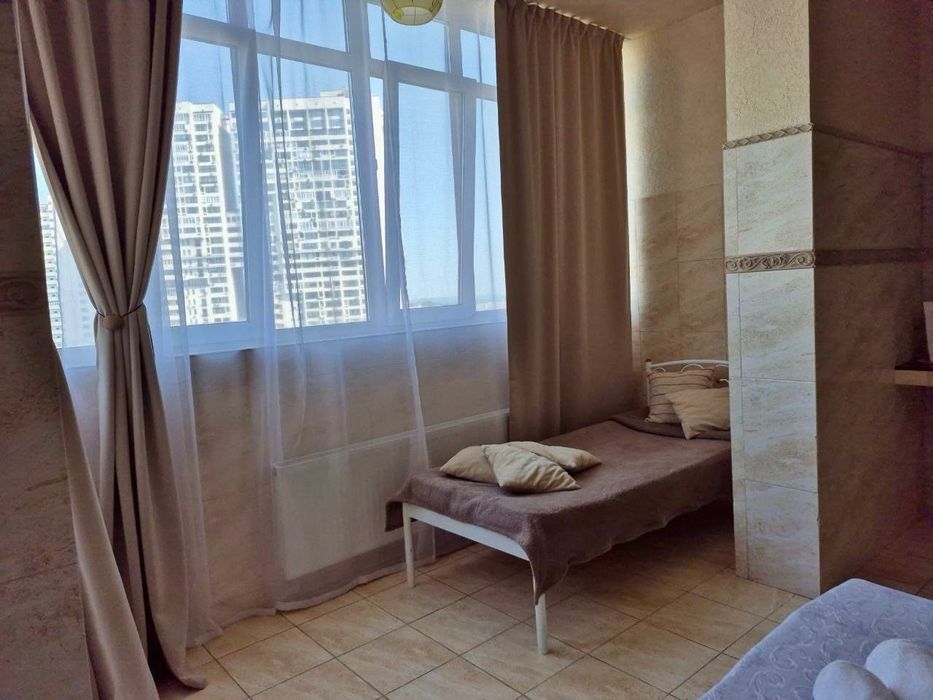 ВІЛЬНА ЗАРАЗ 1к метро Печерська Квартира Подобово Погодинно Центр