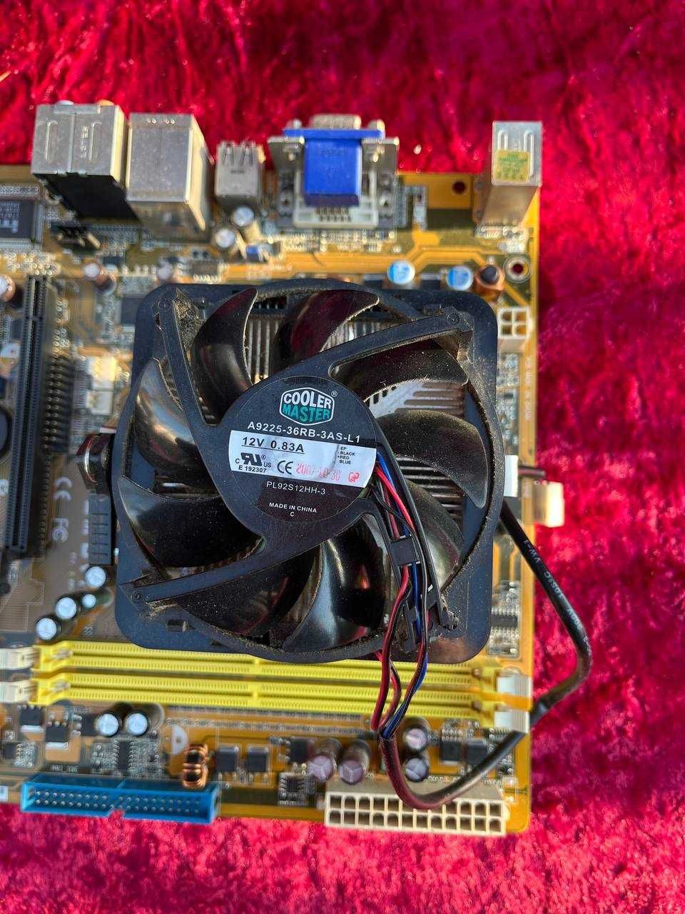Материнская плата ASUS, работоспособность не проверял.