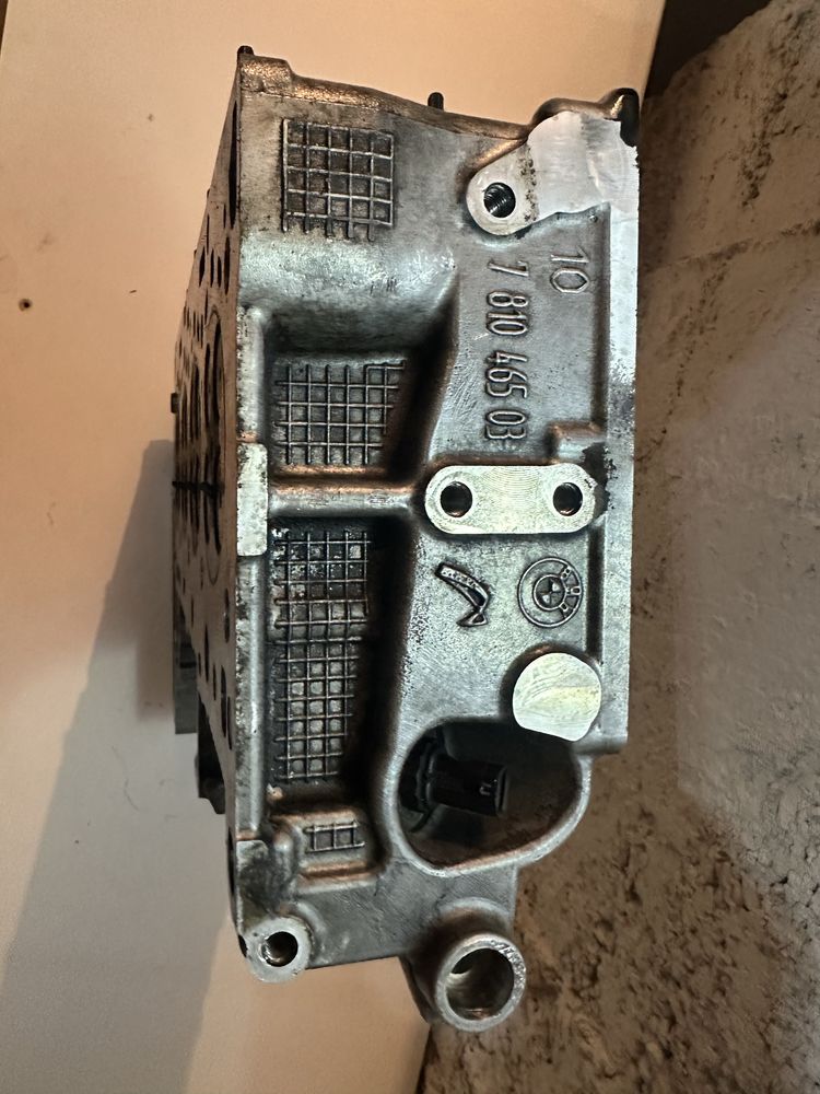 Głowica z zaworami BMW F10 N47d20c