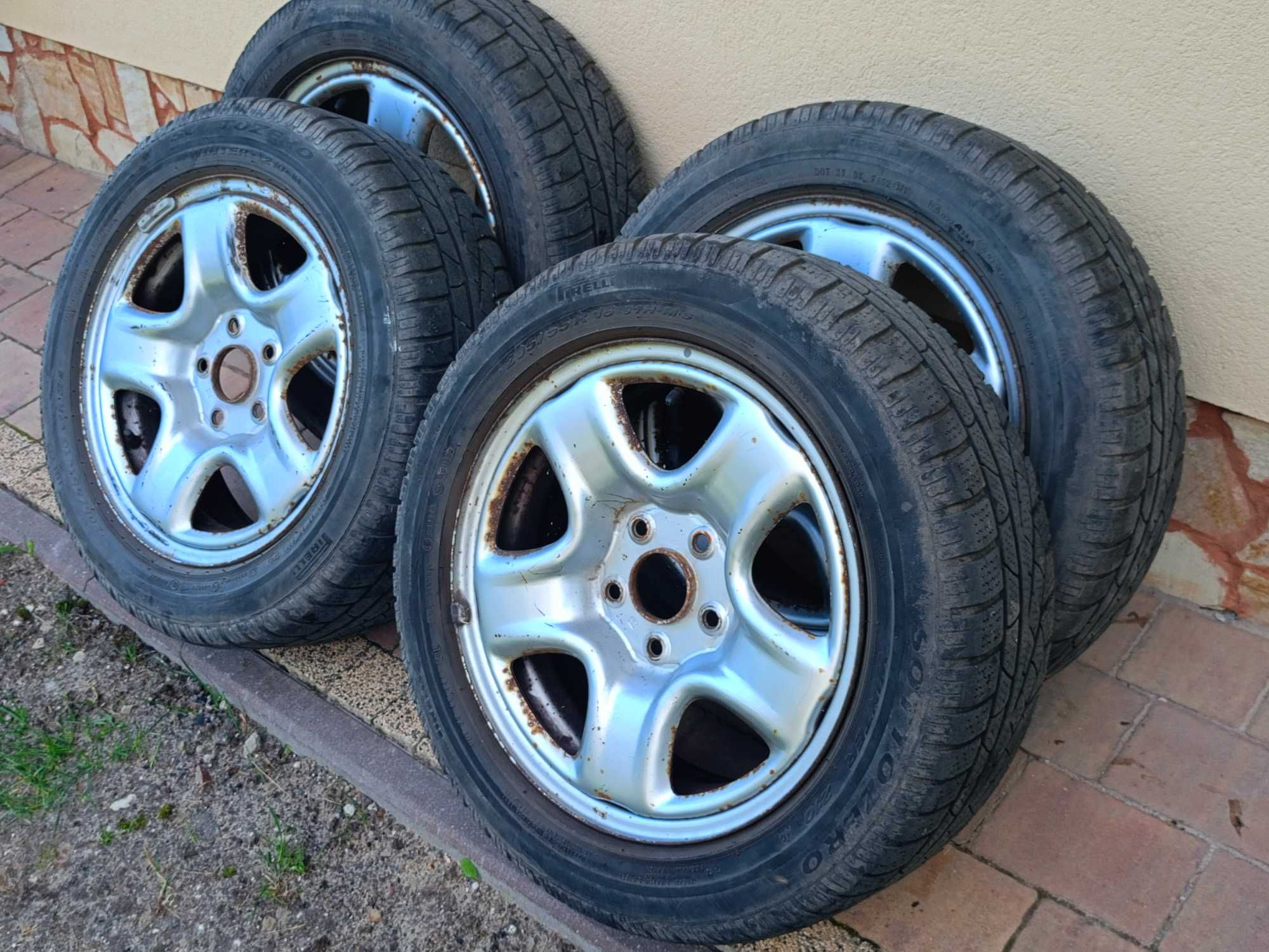 Komplet 4 kół zimowych Toyota 205/55/R16
