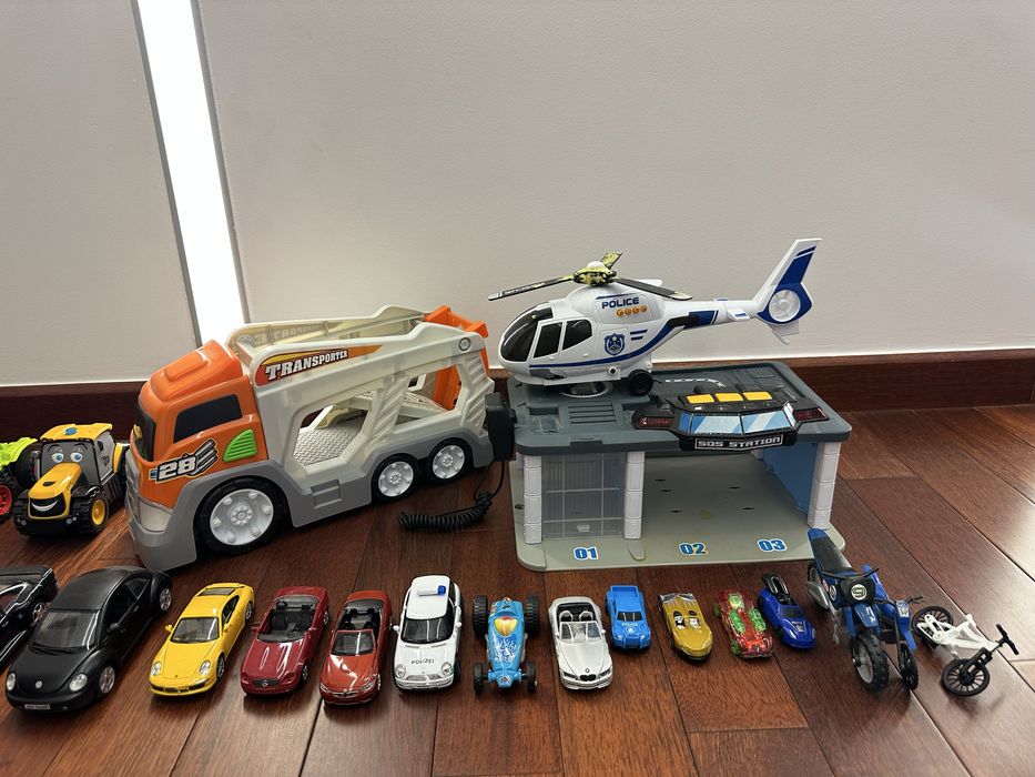 Zabawki - samochody, wozy strażackie, policja, karetka itp OKAZJA