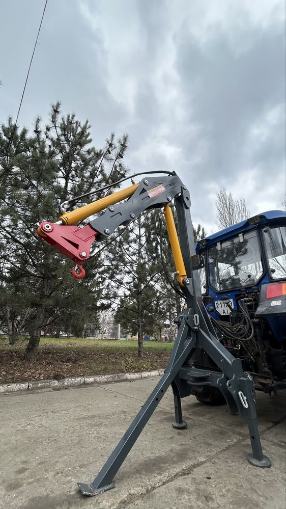 Кран маніпулятор з видвижною стрілою