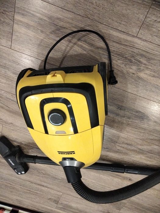 Продам Пилосос .KARCHER VC 2