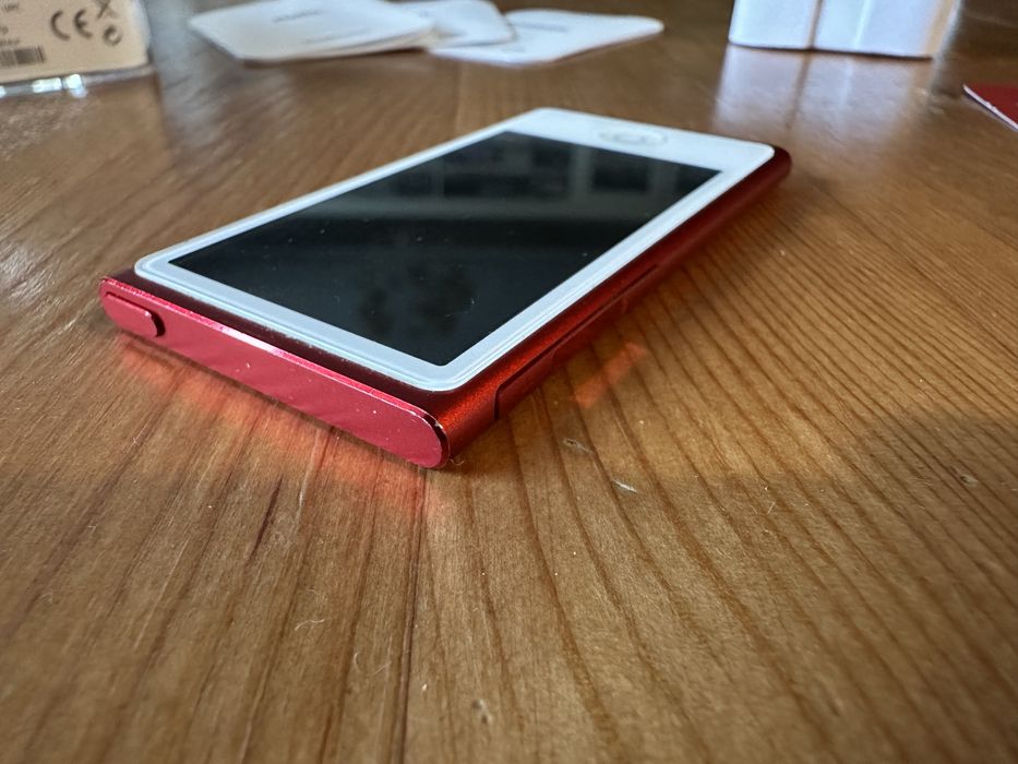 iPod Nano 7 Product Red