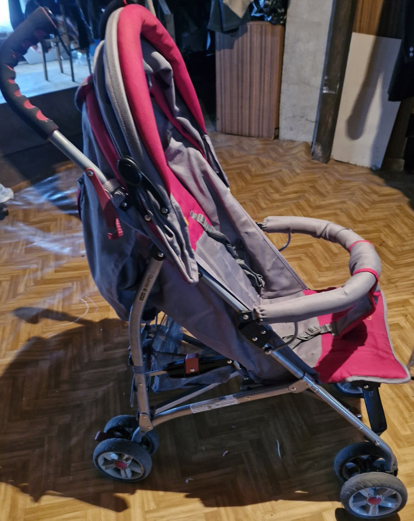 Wózek spacerowy typu parasolka
