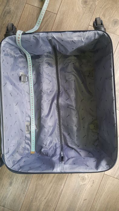 Валіза на колесах. Чемодан на колесах