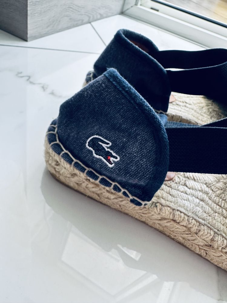 Еспадрильі, босоніжки Lacoste