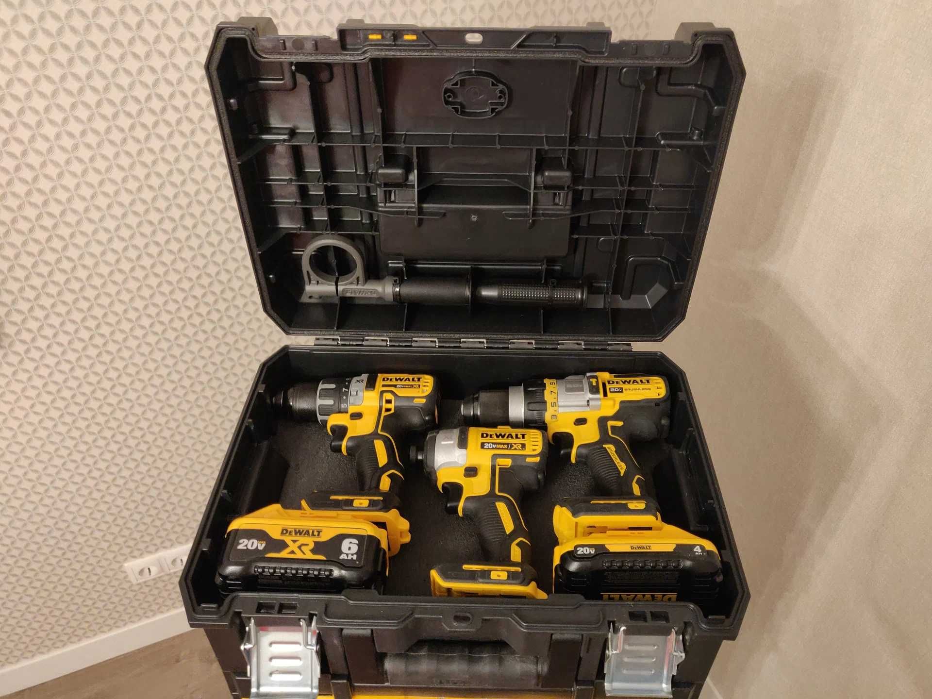 DeWALT Ящик + ВКЛАДИШ. Кейс інструментальний TSTAK 2.0 з вкладишем