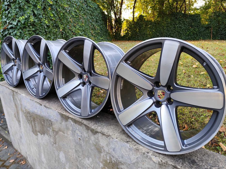 Porsche Macan Felgi 21 Przód 9Jx21 ET26 Tył 10Jx21 ET19 5x112