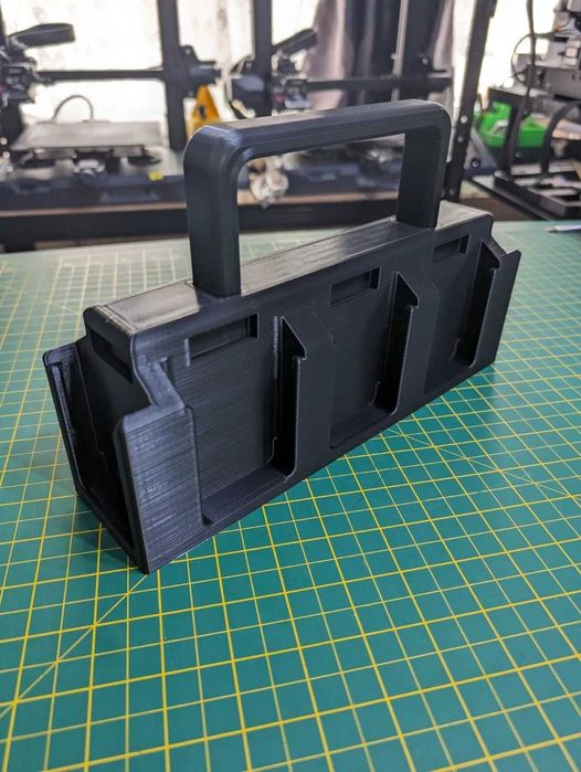 Koszyk, uchwyt na 8 Akumulatorów, Baterii do narzędzi Makita 18 V *