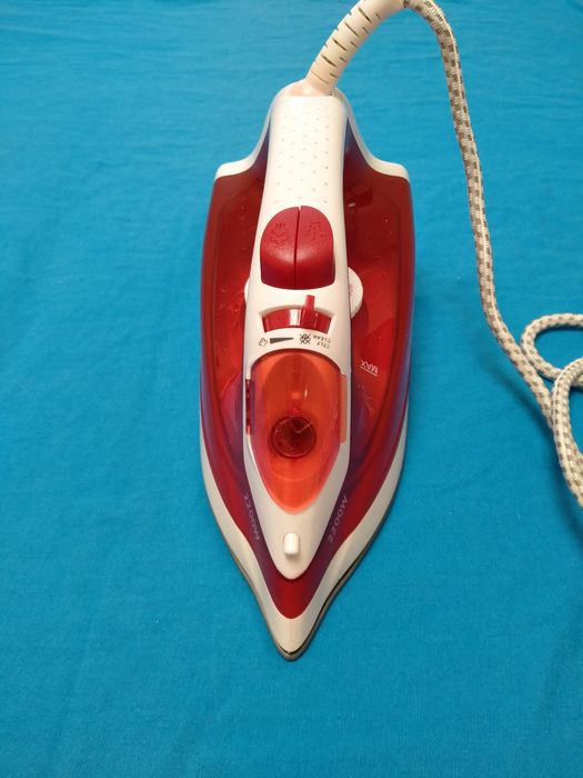 Утюг Polaris PIR 2281K