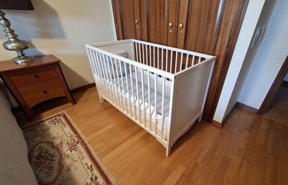 Berço com colchão