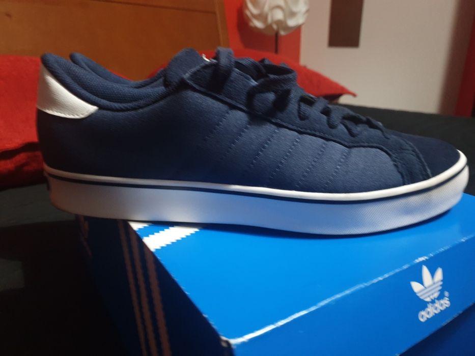 Tênis adidas