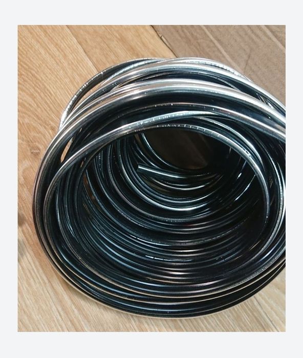 Молдинги автомобильный.
Заводской. 
Если нужно детальный метраж, пишит