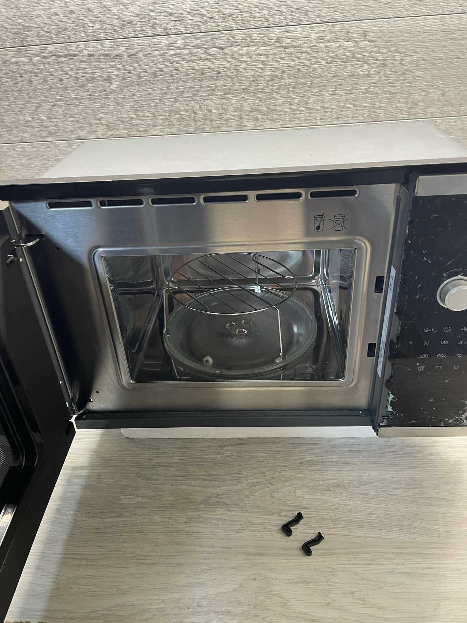 Kuchenka mikrofalowa wolnostojąca Bosch BEL523MS0 USZKODZONA