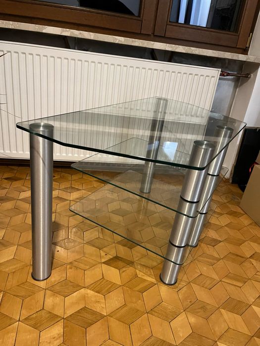 Szklany stolik telewizyjny