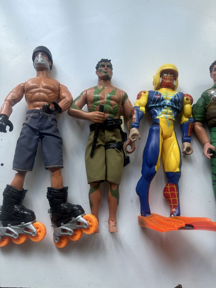 Bonecos marvel todos em bom estado
