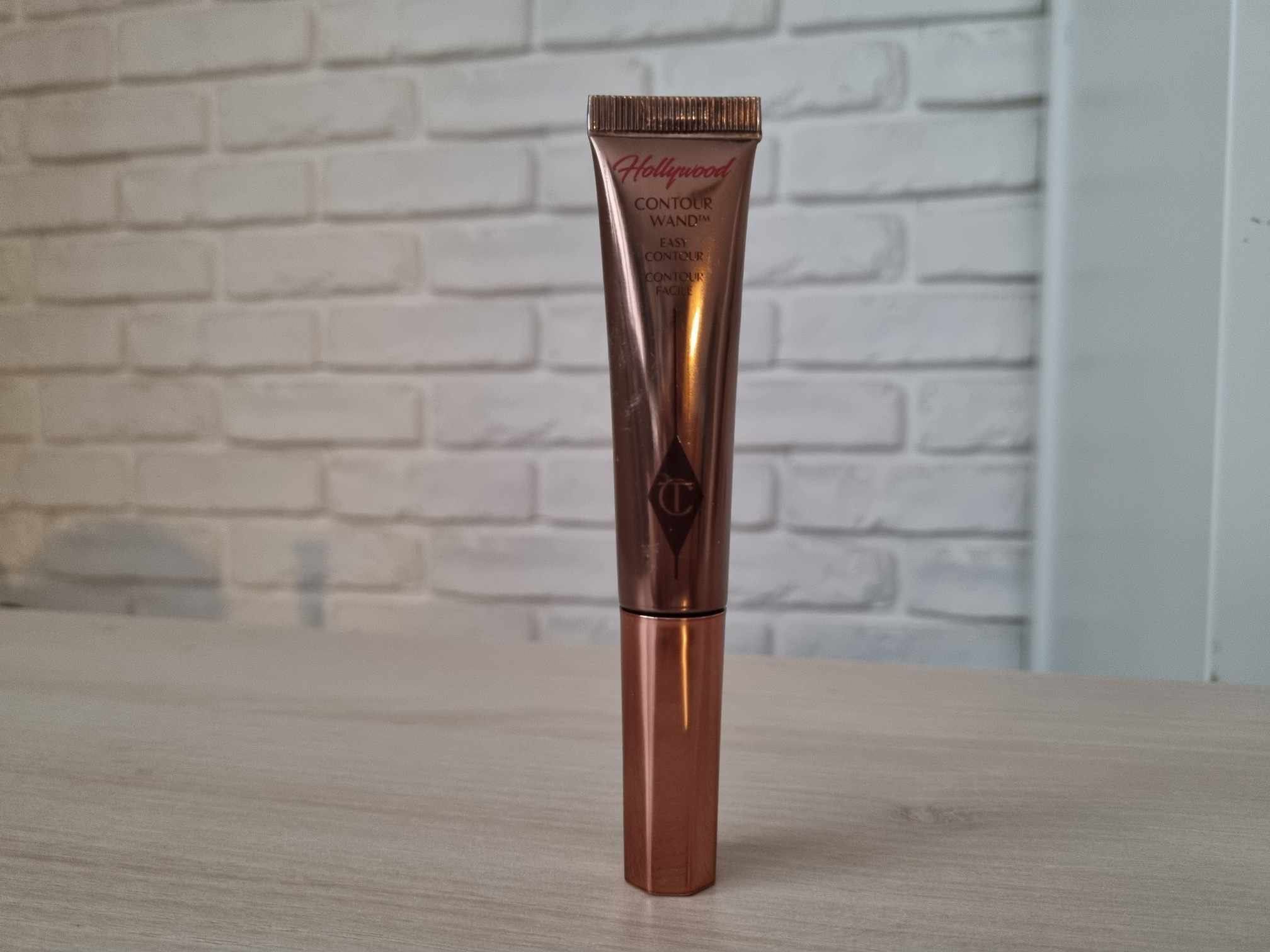 Charlotte Tilbury Hollywood Contour Wand, płynny bronzer