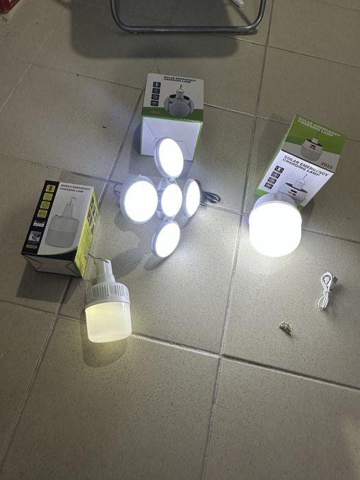 Лампочка на аккумуляторе резервное освещение для блекаута