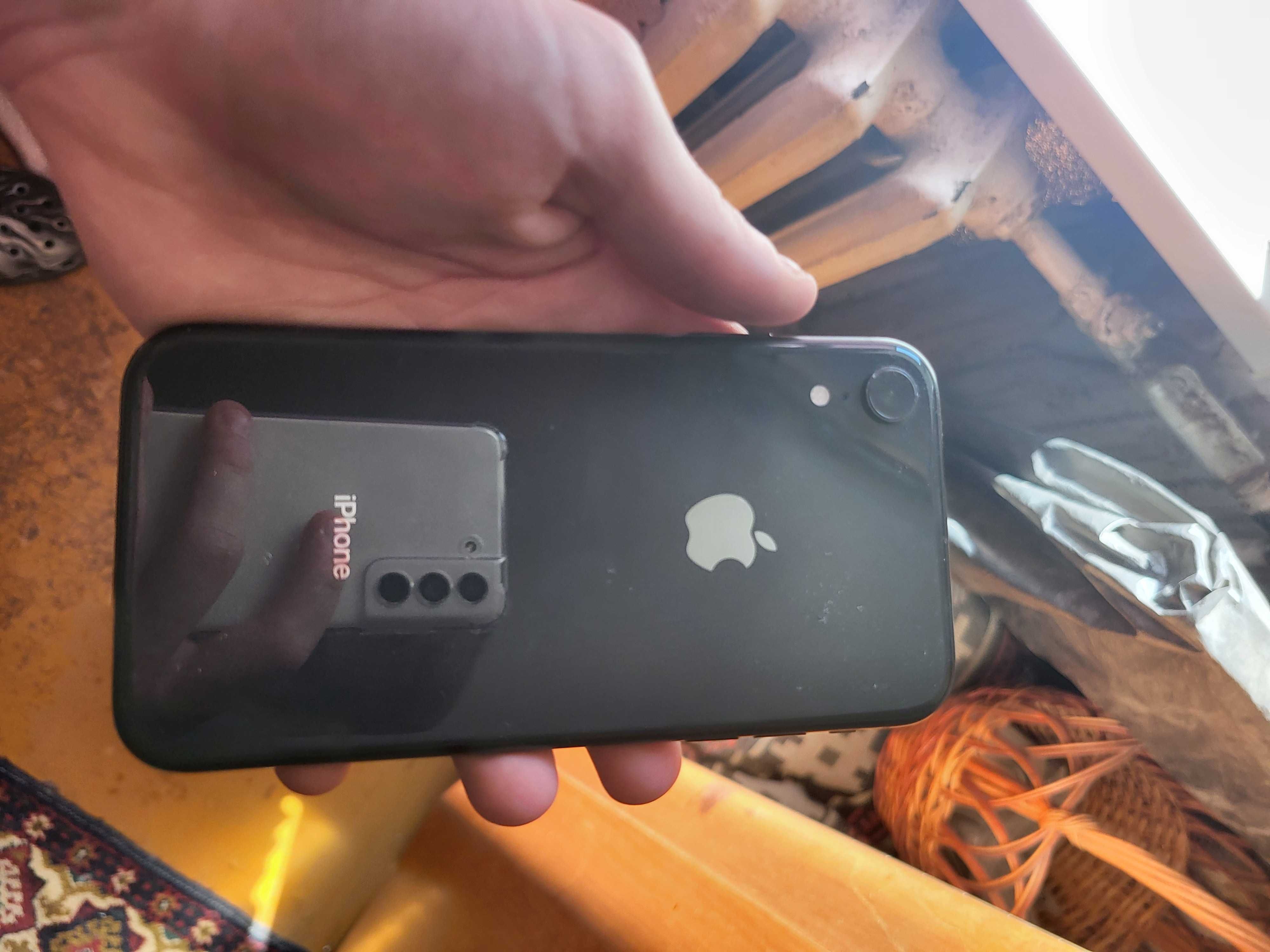 IPhone xr black 64 gb