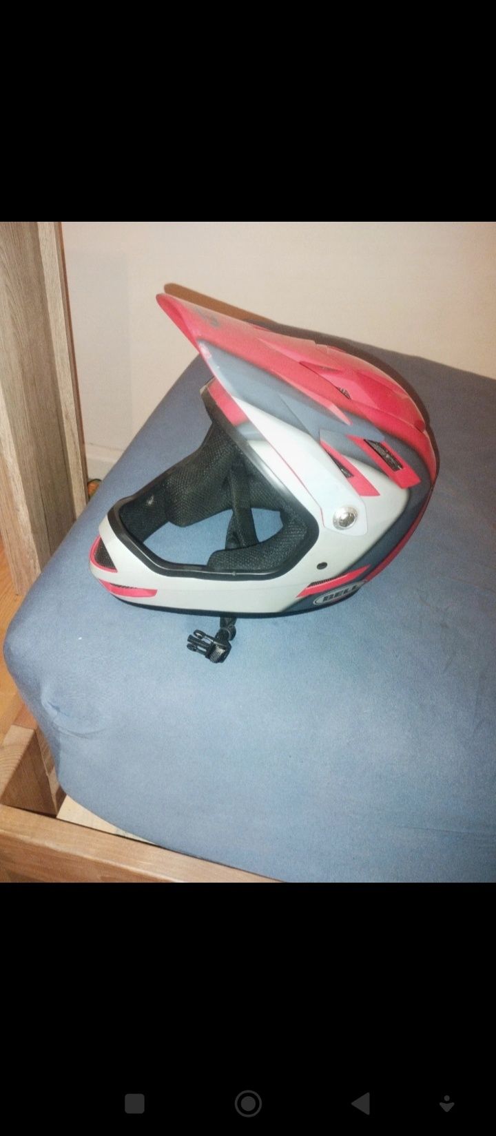 Kask firmy bell.