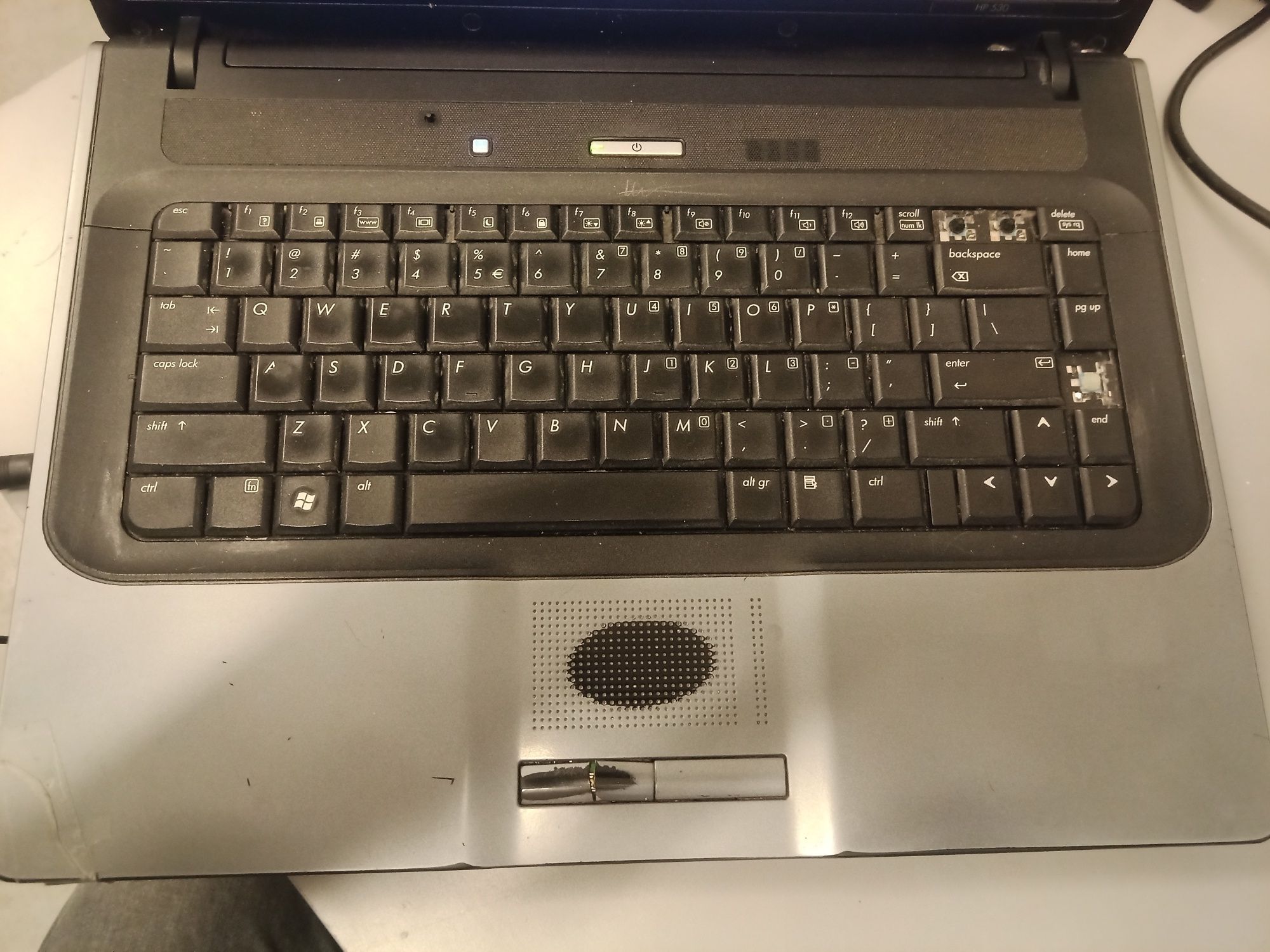 Laptop HP 530 z zasilaczem