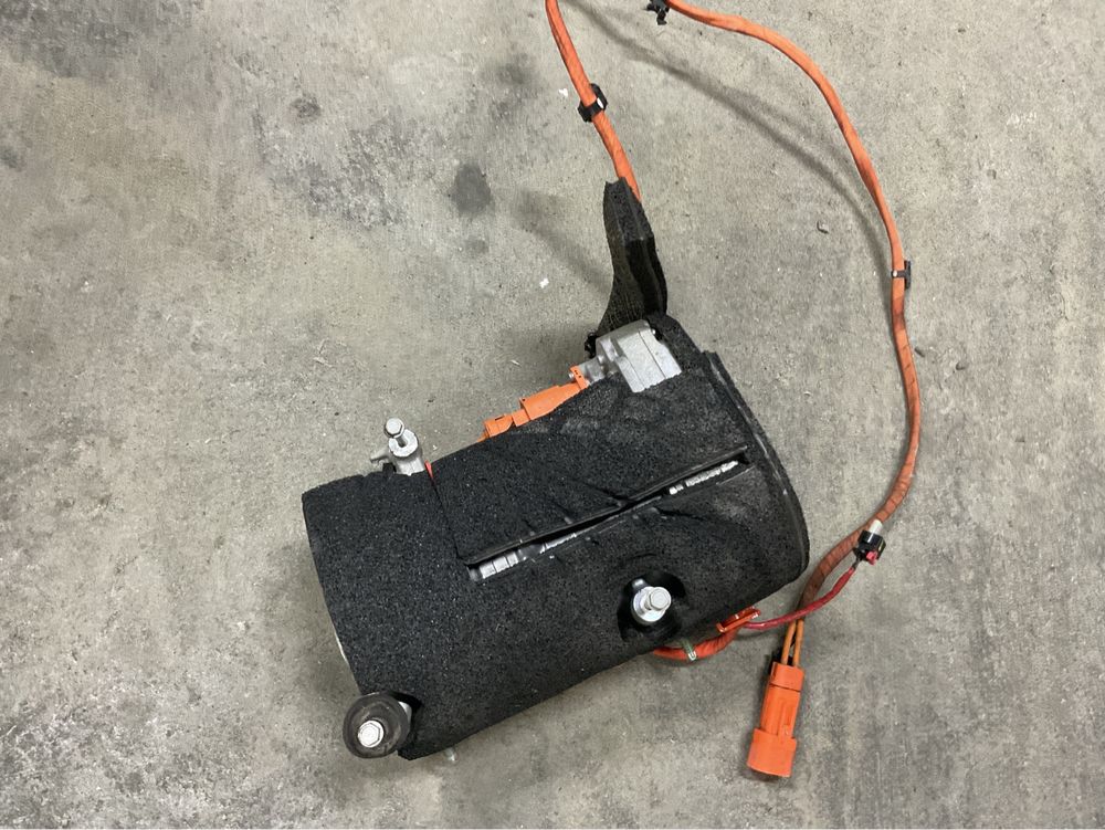 Компресор кондиціонера Tesla Model 3 21-24 з кожухом 1501256-01-K