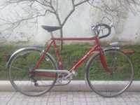Bicicleta Peugeot vintage vermelha roda 24 600a
Junior