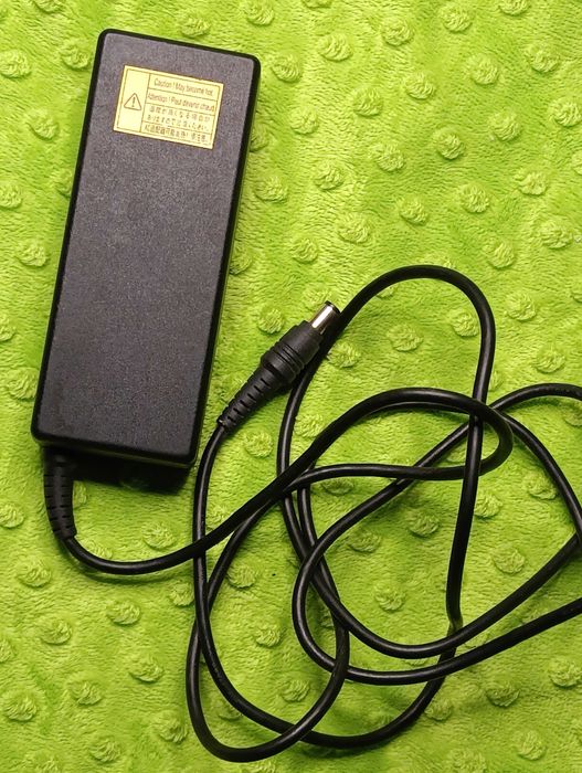 Блок живлення питания зарядное для ноутбука TOSHIBA 15V 5A (6.5×3.0mm)