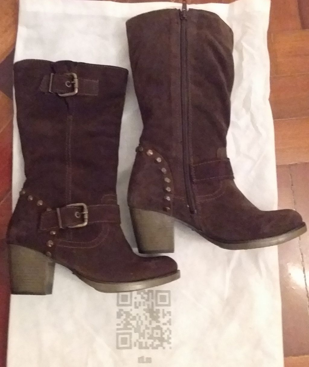 Botas 36 XTi em camurça castanha