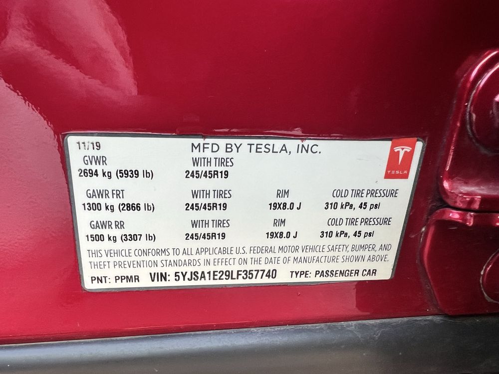 Tesla Model S 2020