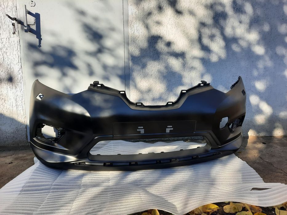 Бампер передній на NISSAN X-TRAIL T32 дорестайленговий