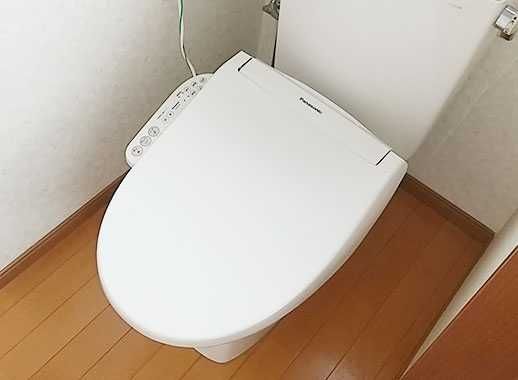 Tampo de sanita aquecido com bidé incorporado - Panasonic CH941SPF