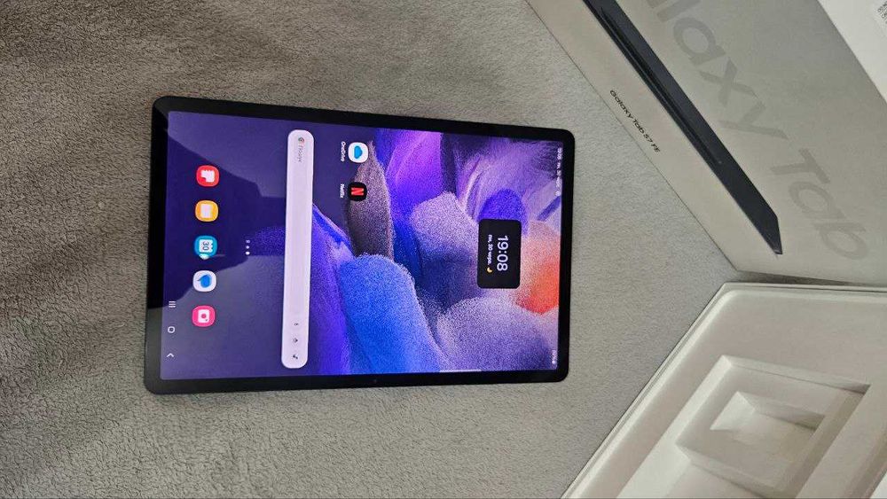 Подам планшет Samsung Galaxy Tab S7 FE