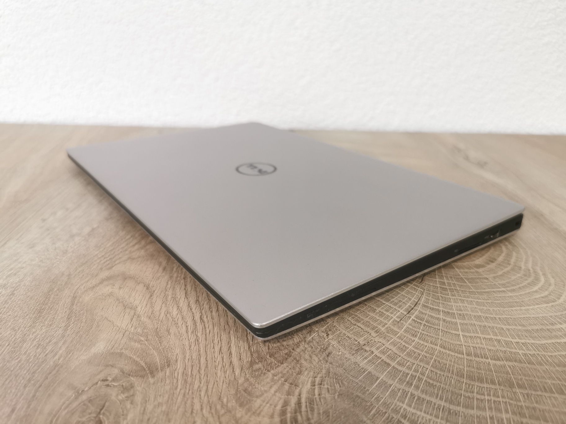 Dell XPS 9350, Core i5 - 6200u, ram 8gb, ssd 256gb