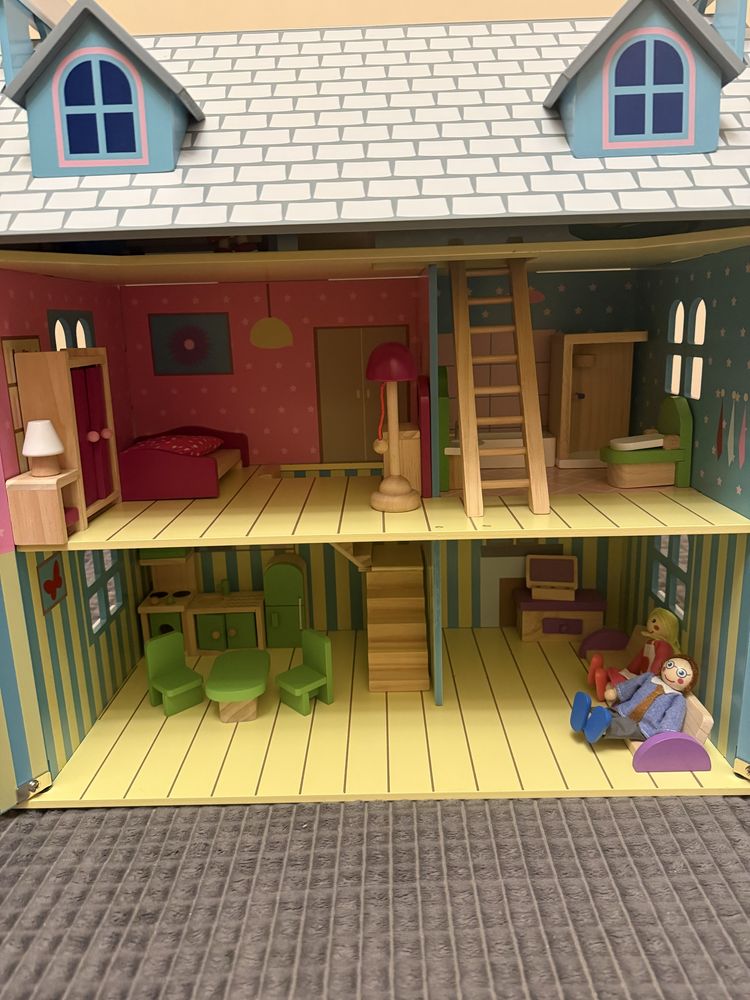 NOWY drewniany domek dla lalek