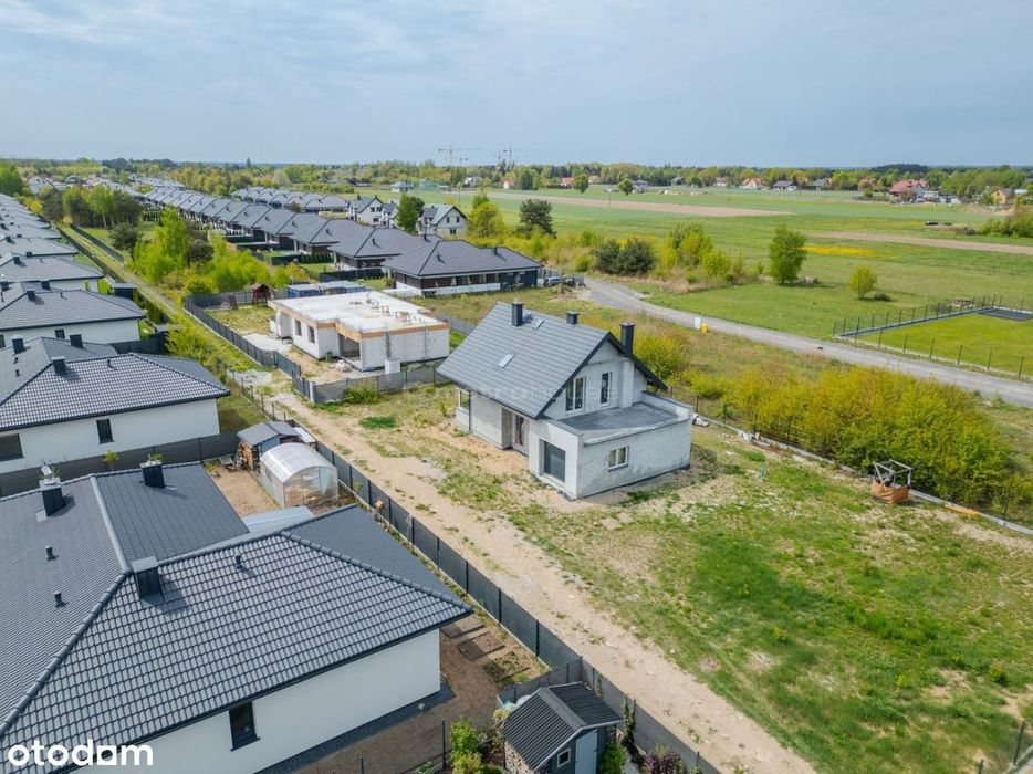 Dom w stanie surowym zamkniętym Jachranka