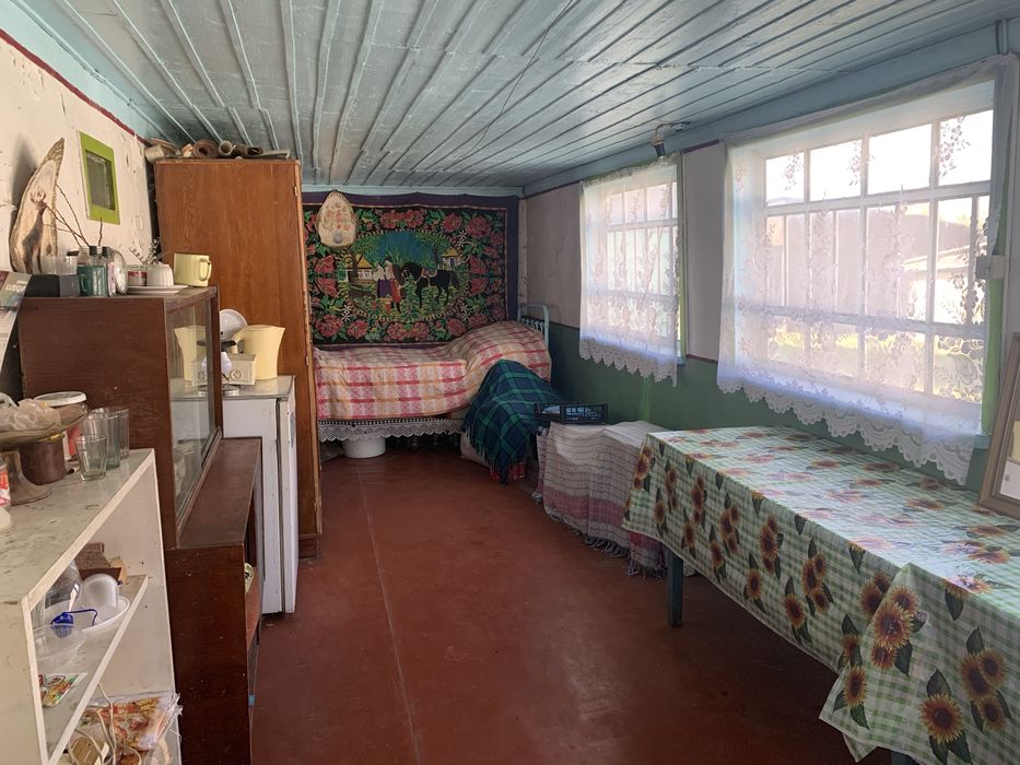 Будинок з ділянкою