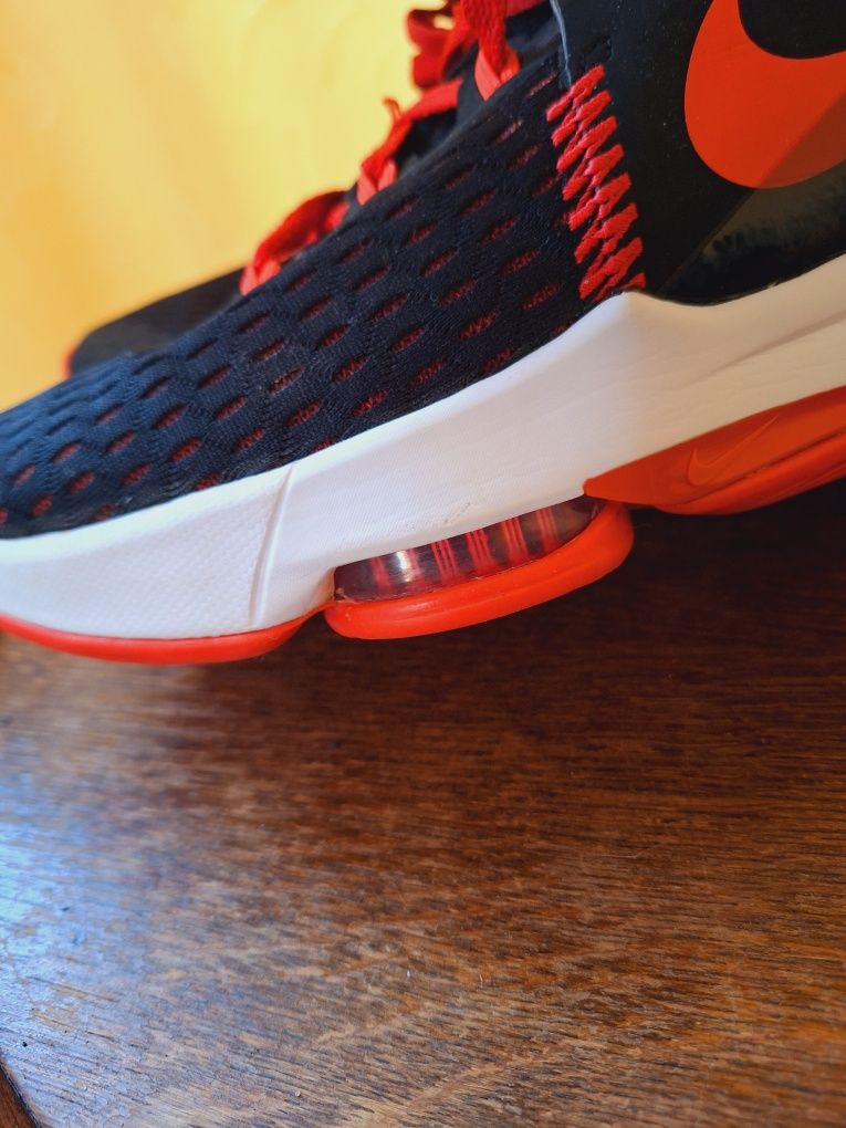 Buty Nike Lebron Witness 5 Bred z nowej kolekcji Stan idealny! Okazja!