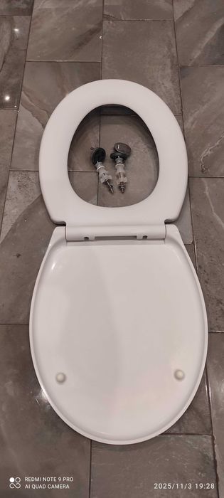 Deska sedesowa wolnoopadająca z duroplastu