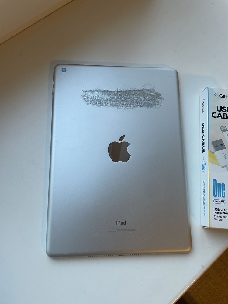 Apple iPad 5 память 128Gb модель А1822