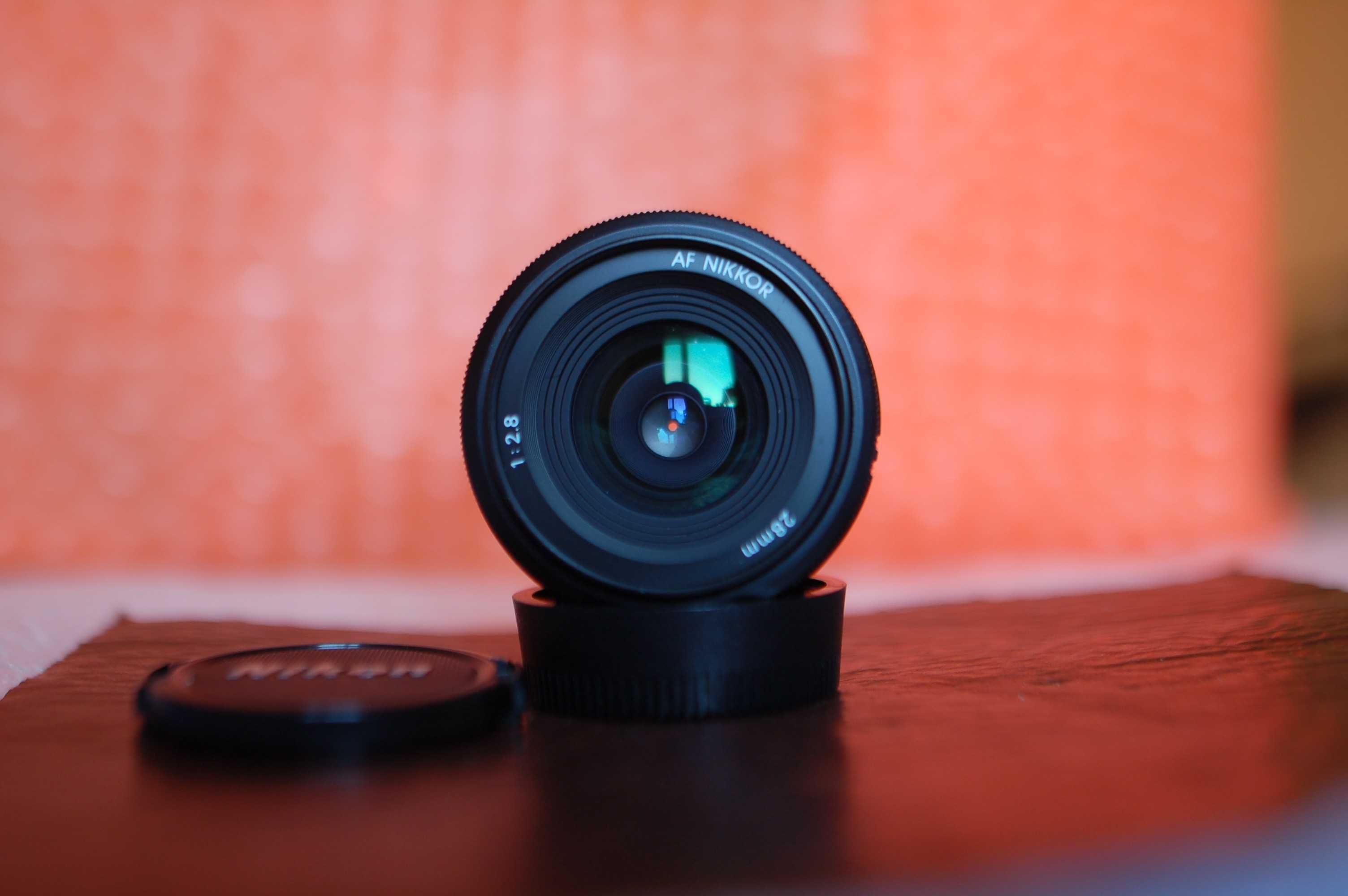 Продам тільки об'єктив FX, DX nikon af 28-85d nikkor без фотоапарату