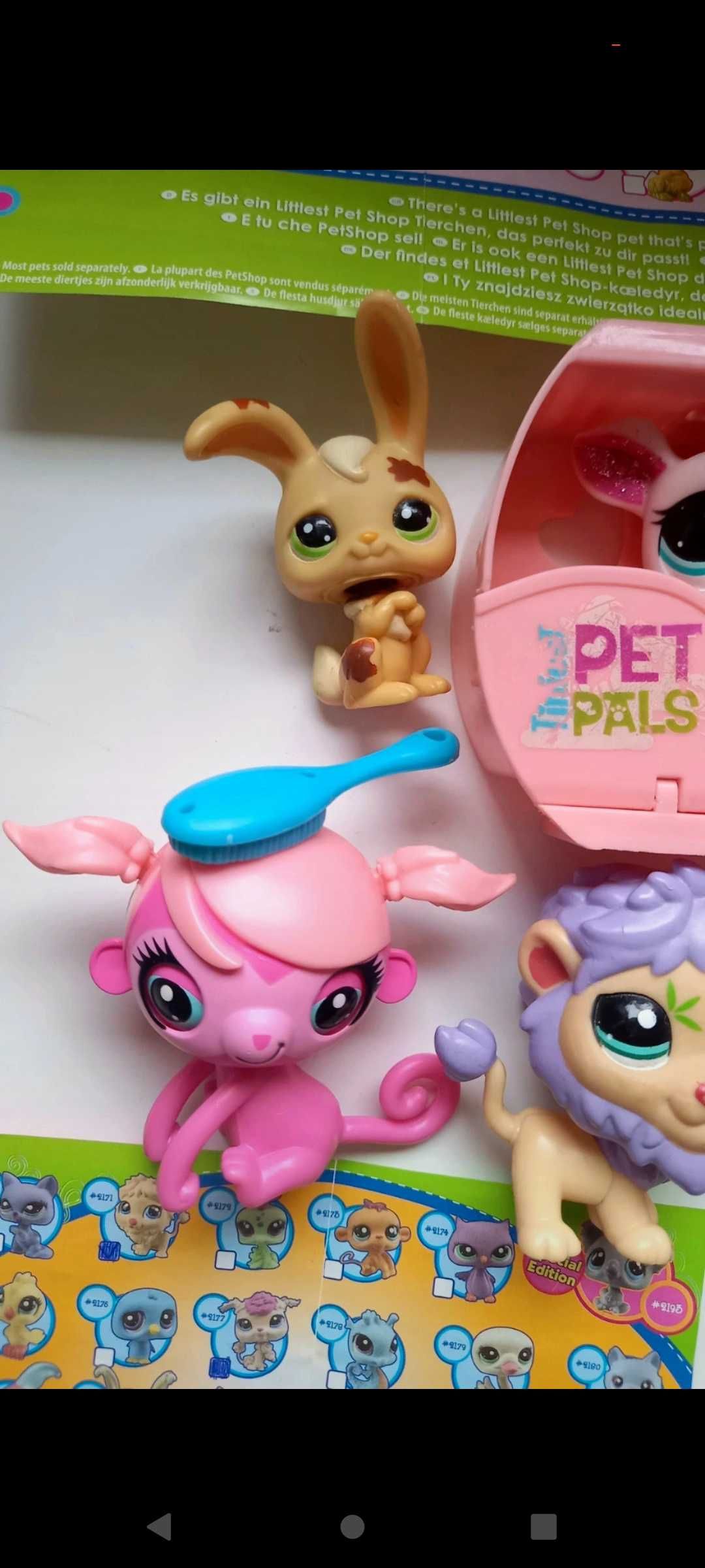 Zestaw 7 oryginalnych figurek Littlest Pet Shop + 134 sztuki naklejek