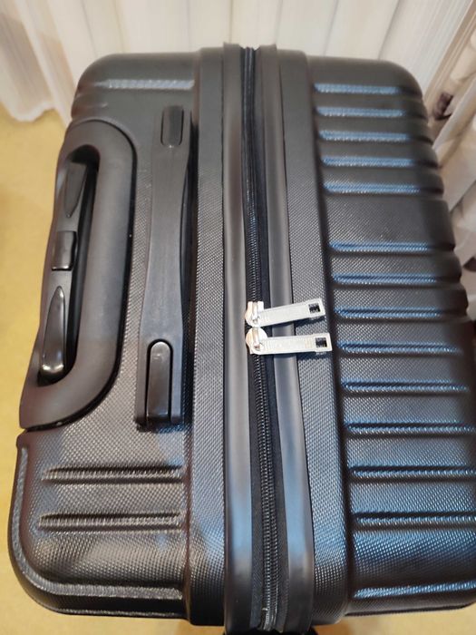 Валіза дорожня М Polo чорного кольору